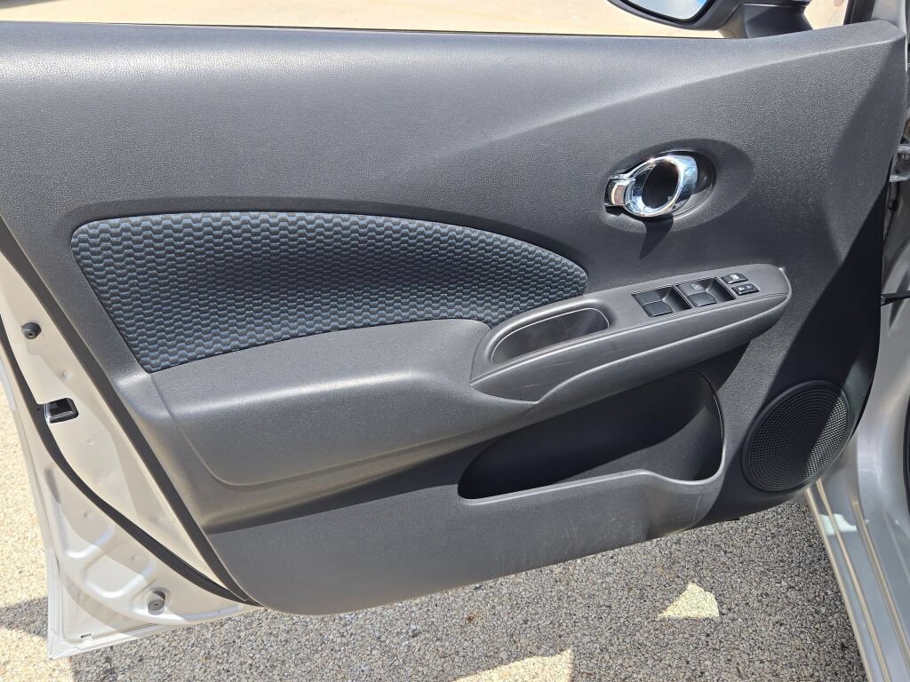 Used 2015 Nissan Versa Note SV FWD image 19