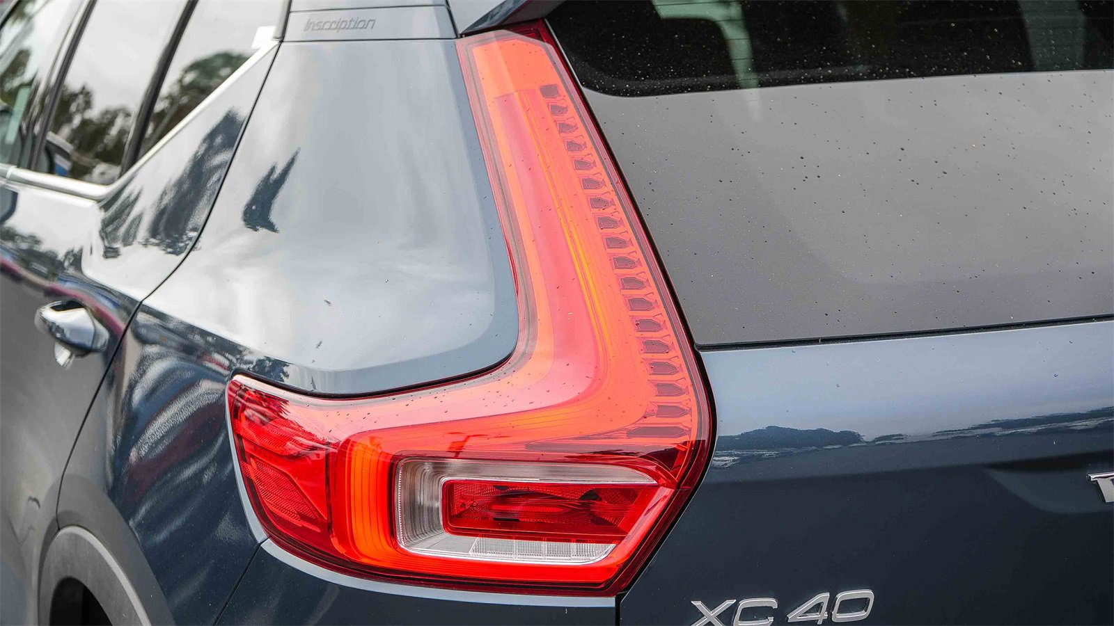 Used 2019 Volvo XC40 T4 Inscription image 9