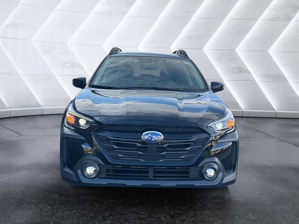 Used 2025 Subaru Outback Onyx Edition image 2