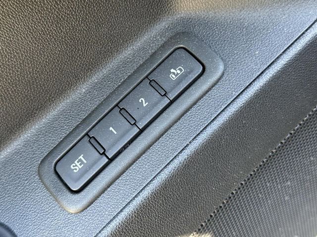 Used 2023 Chevrolet Equinox Premier FWD image 31