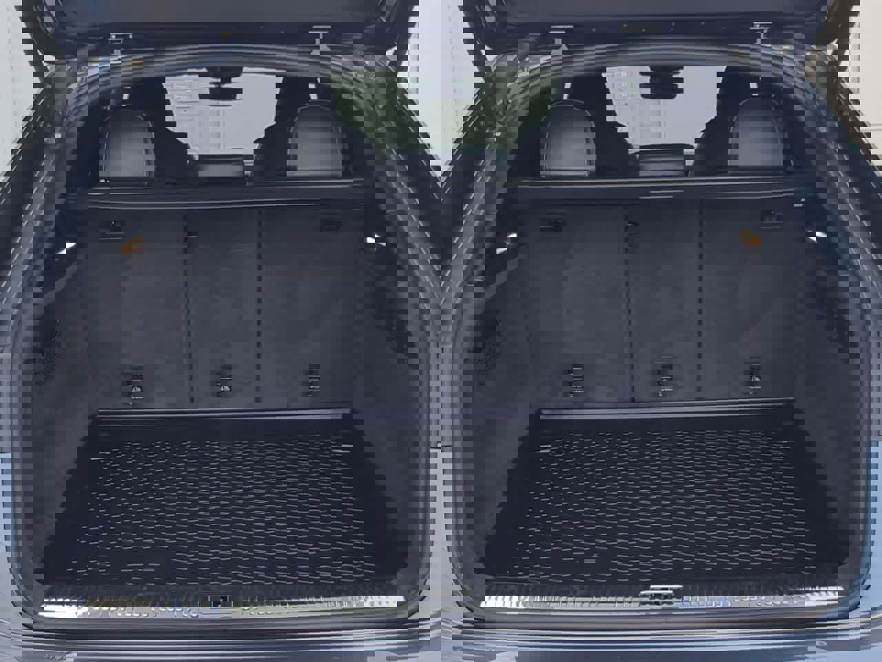 Used 2021 Audi SQ8 Prestige image 35