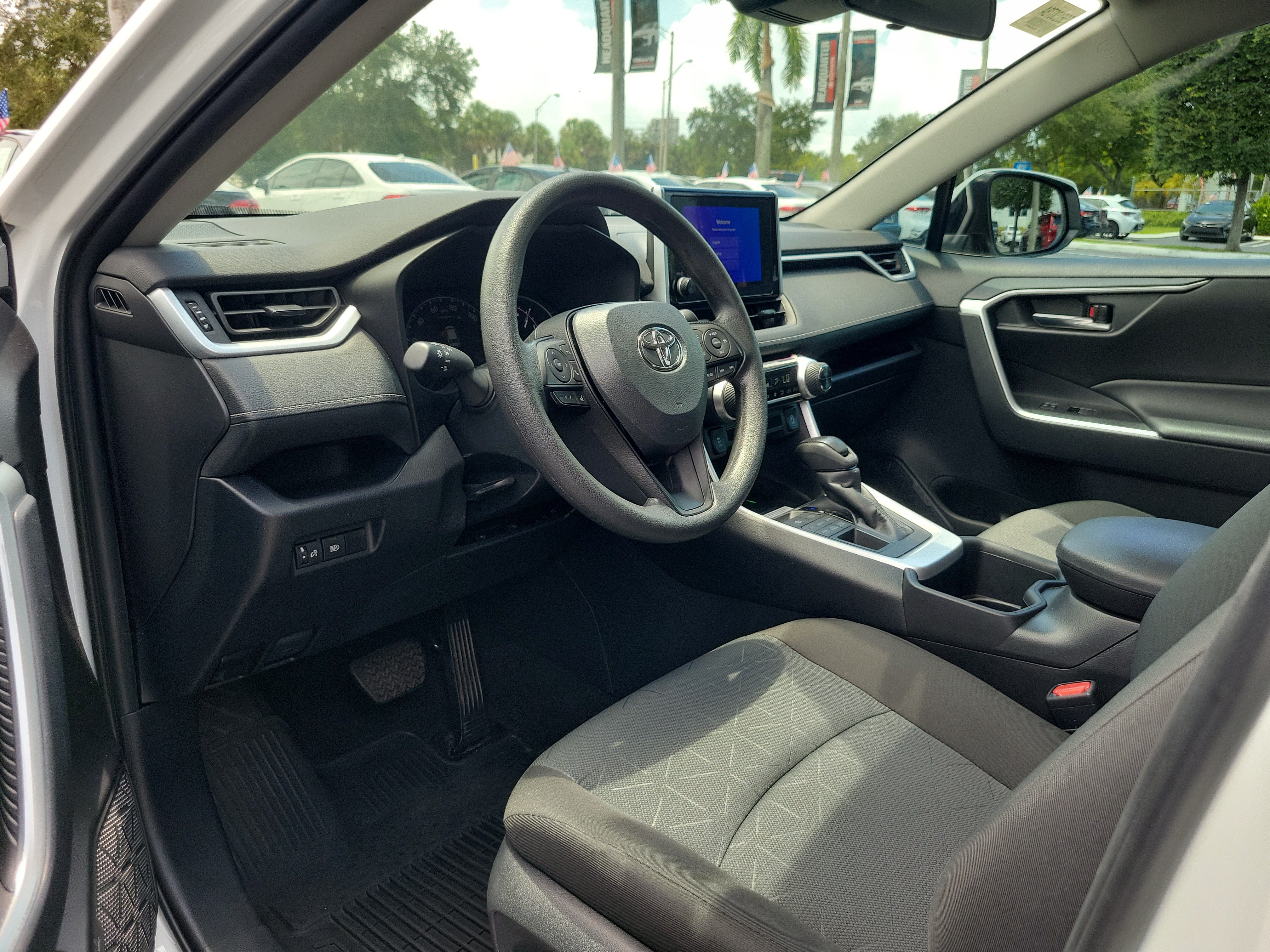 Used 2024 Toyota RAV4 XLE AWD/4WD image 19