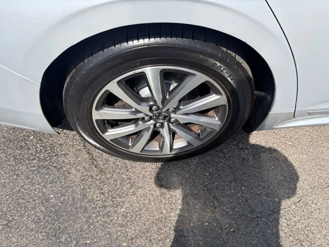 Used 2019 Lincoln Continental Premiere FWD image 9