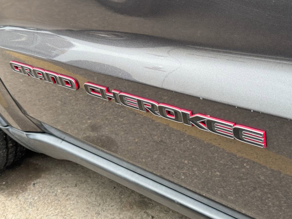 Used 2019 Jeep Grand Cherokee Trailhawk AWD/4WD image 22
