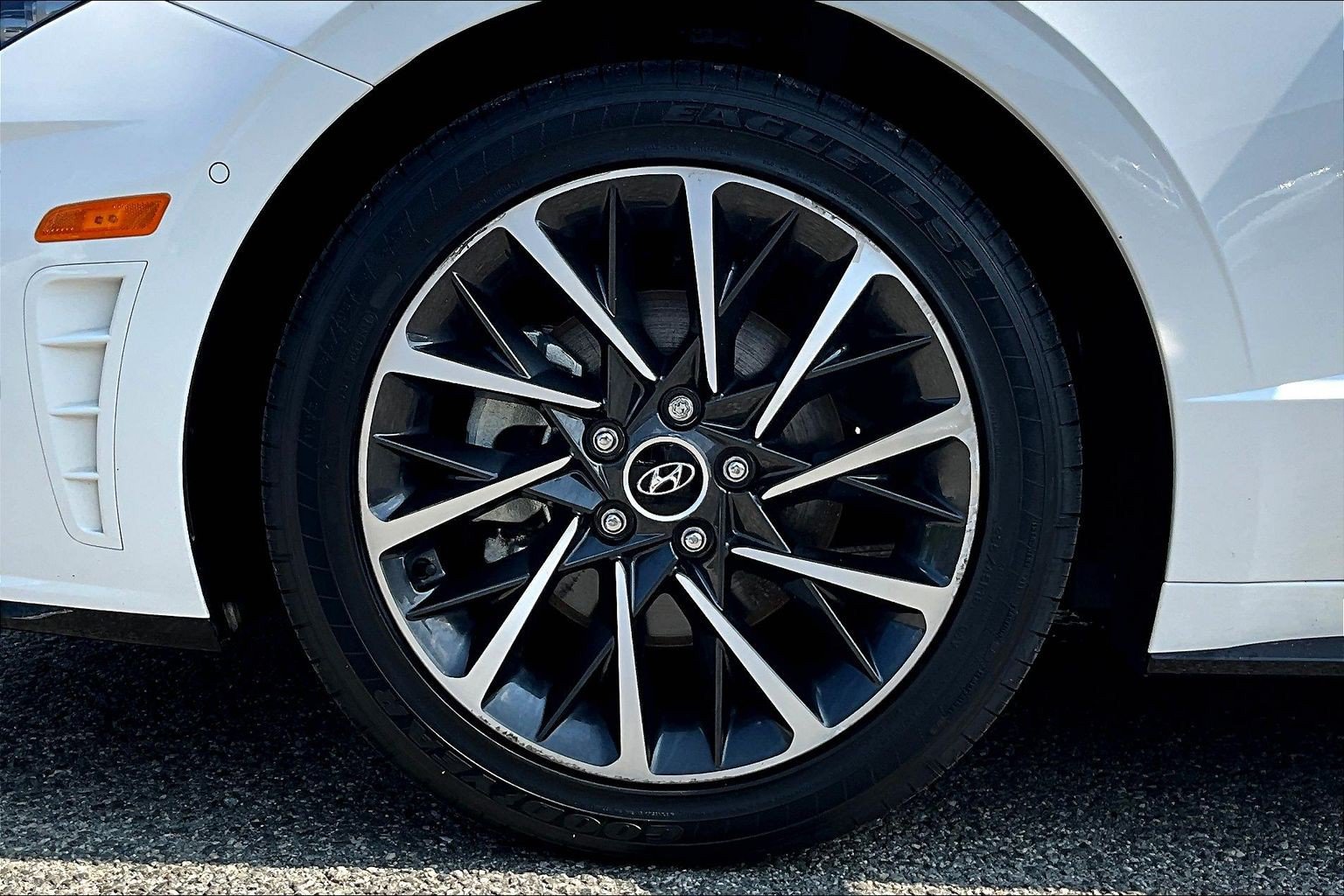 Used 2022 Hyundai Sonata Limited w/ Cargo Package FWD image 8