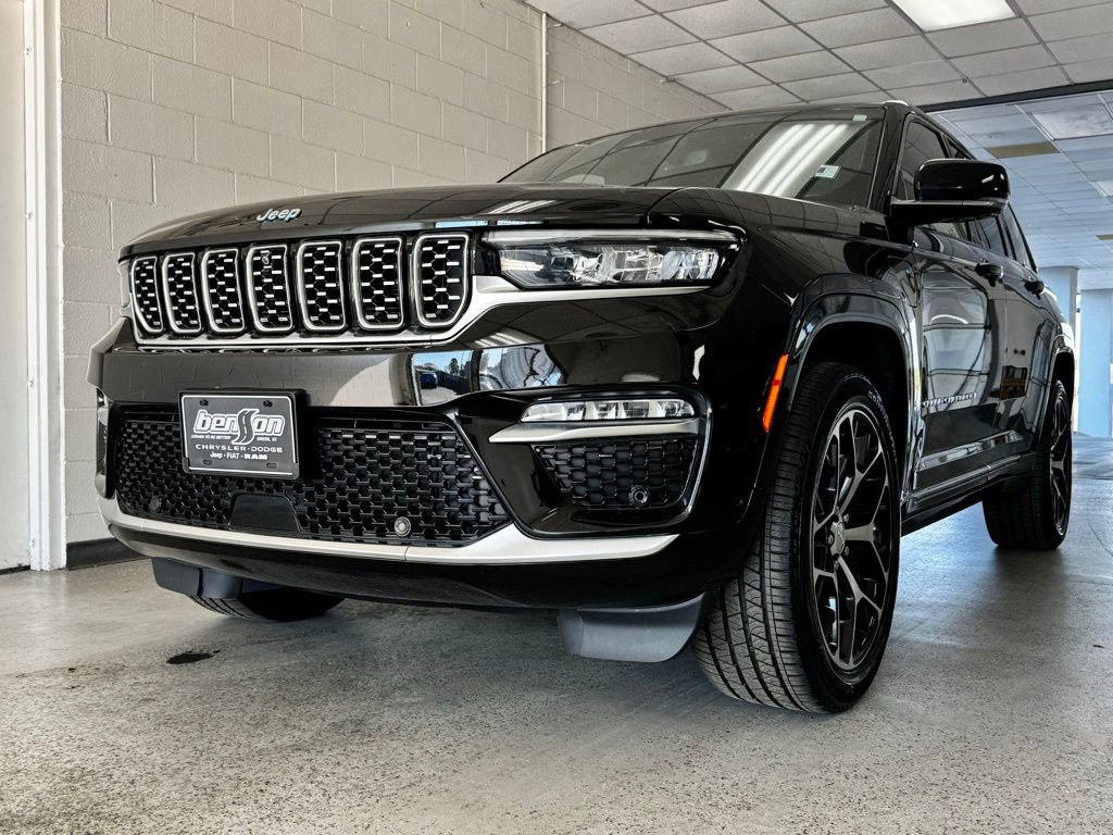 Certified 2023 Jeep Grand Cherokee Summit AWD/4WD image 27