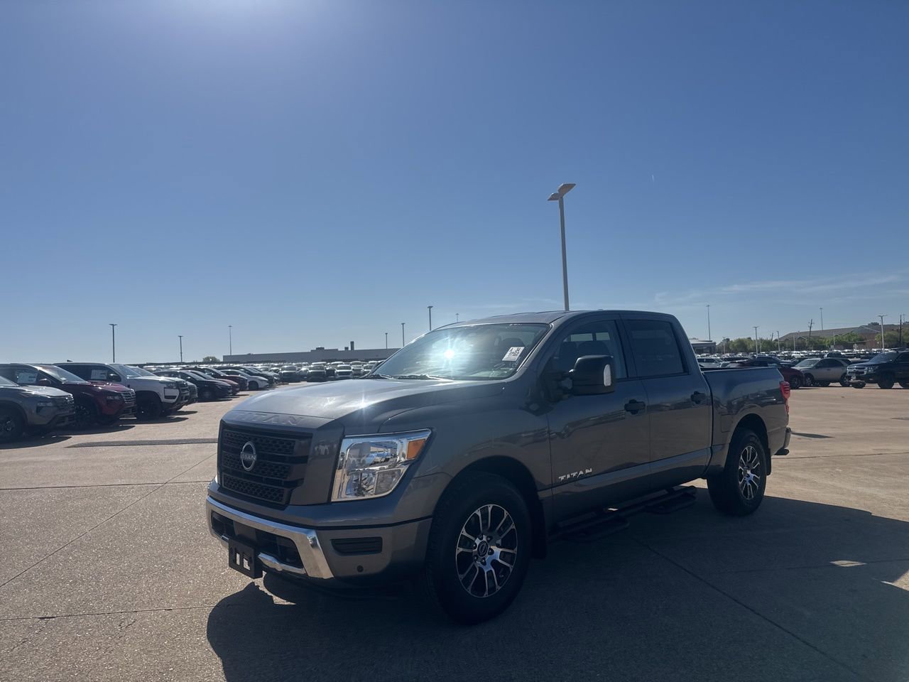 Certified 2024 Nissan Titan SV w/ SV Convenience Package image 9