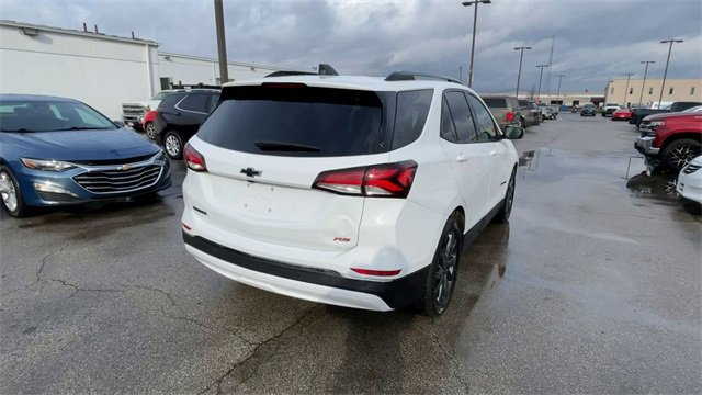 Used 2023 Chevrolet Equinox RS w/ RS Leather Package image 9