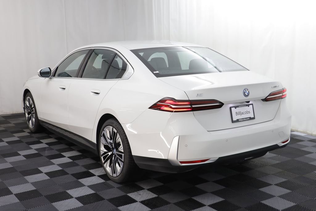 Certified 2025 BMW i5 xDrive40 w/ Premium Package image 16