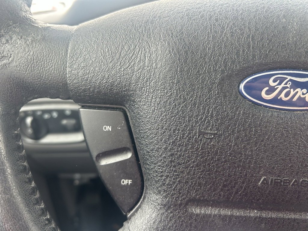 Used 2005 Ford Explorer XLT image 17