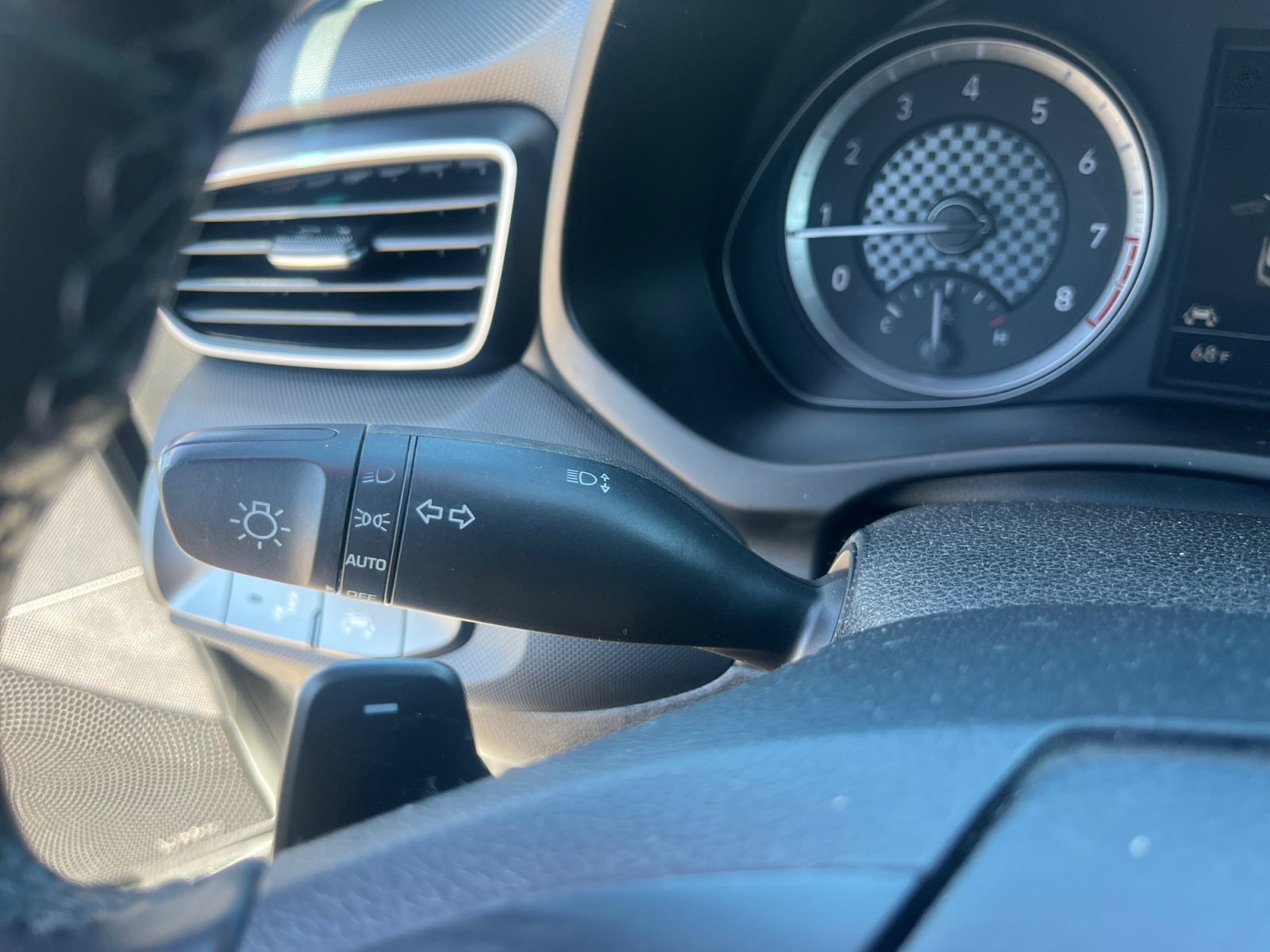 Used 2020 Hyundai Veloster 2.0 Premium image 12