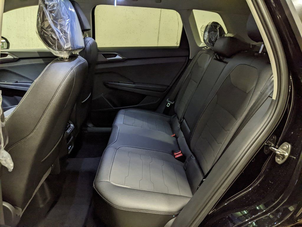 New 2026 Volkswagen Taos SE FWD image 23