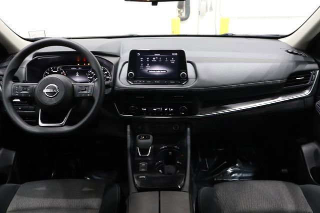 Used 2024 Nissan Rogue SV image 29