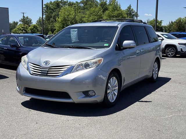 Used 2013 Toyota Sienna Limited w/ Premium Pkg FWD image 5