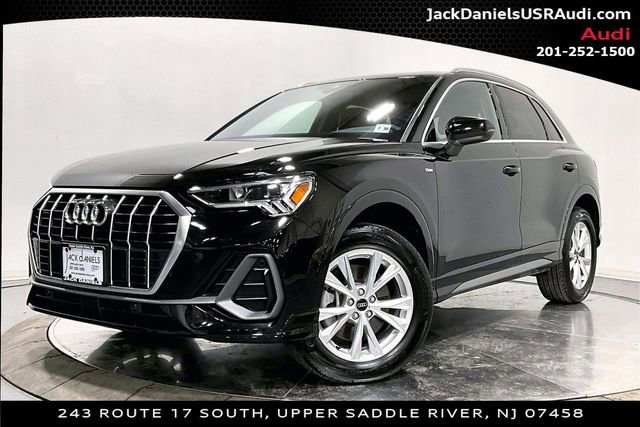 Certified 2025 Audi Q3 2.0T Premium w/ Convenience Package image 1