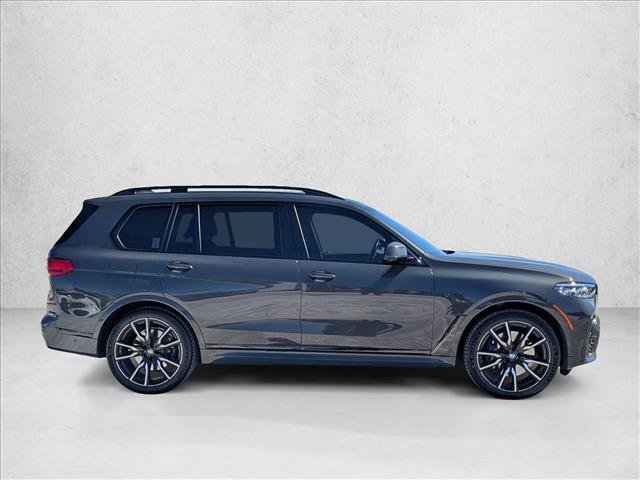 Used 2021 BMW X7 xDrive40i w/ M Sport Package video 4