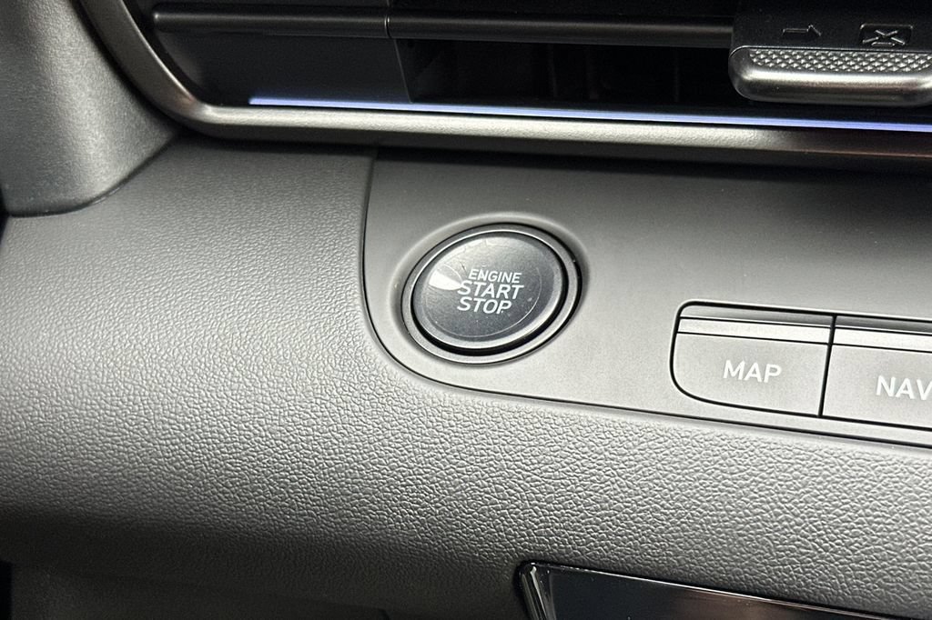 New 2026 Hyundai Elantra SEL FWD image 19