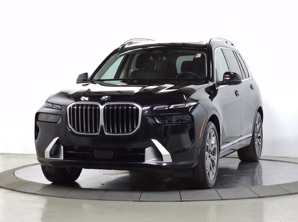 Used 2024 BMW X7 xDrive40i w/ Premium Package AWD/4WD image 4