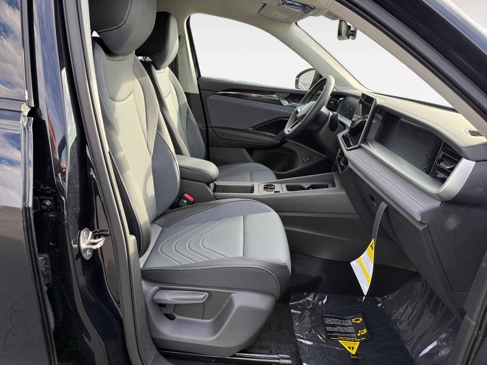 New 2026 Volkswagen Tiguan SE AWD/4WD image 19