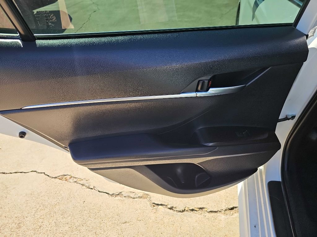 Used 2022 Toyota Camry SE image 13