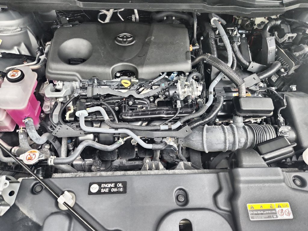 Used 2025 Toyota Sienna XLE FWD image 40