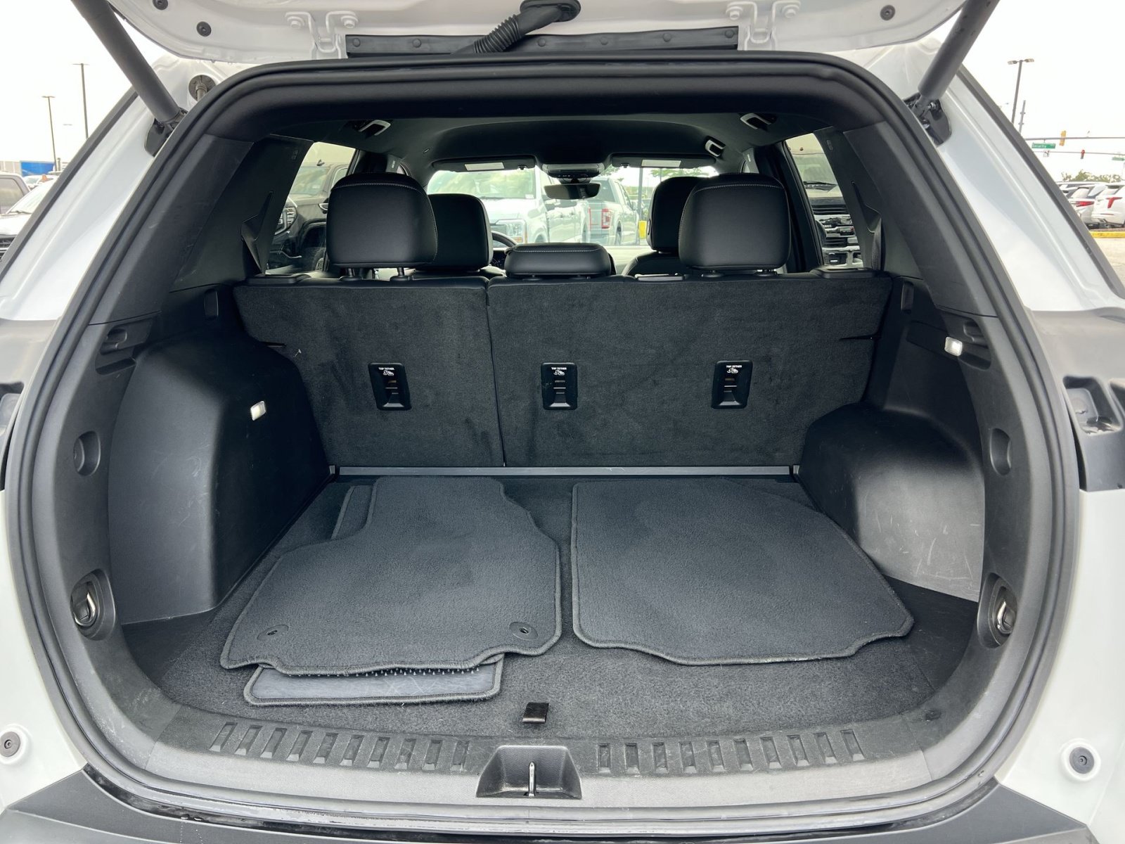 Used 2025 Chevrolet Equinox LT w/ Convenience Package II FWD image 33