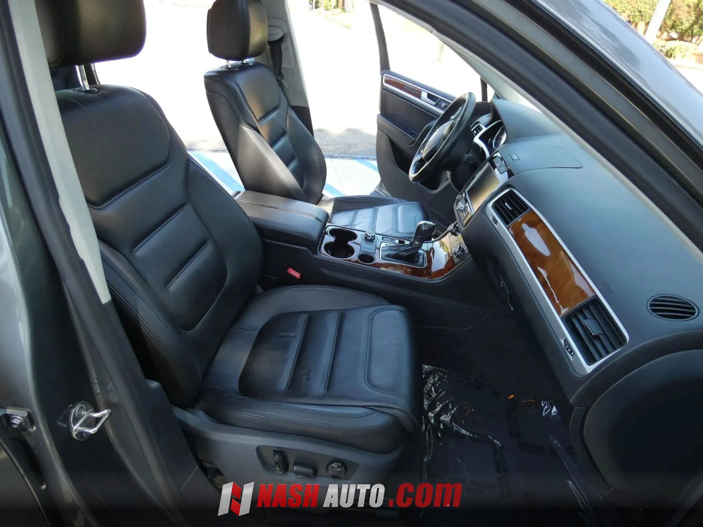 Used 2014 Volkswagen Touareg VR6 AWD/4WD image 24