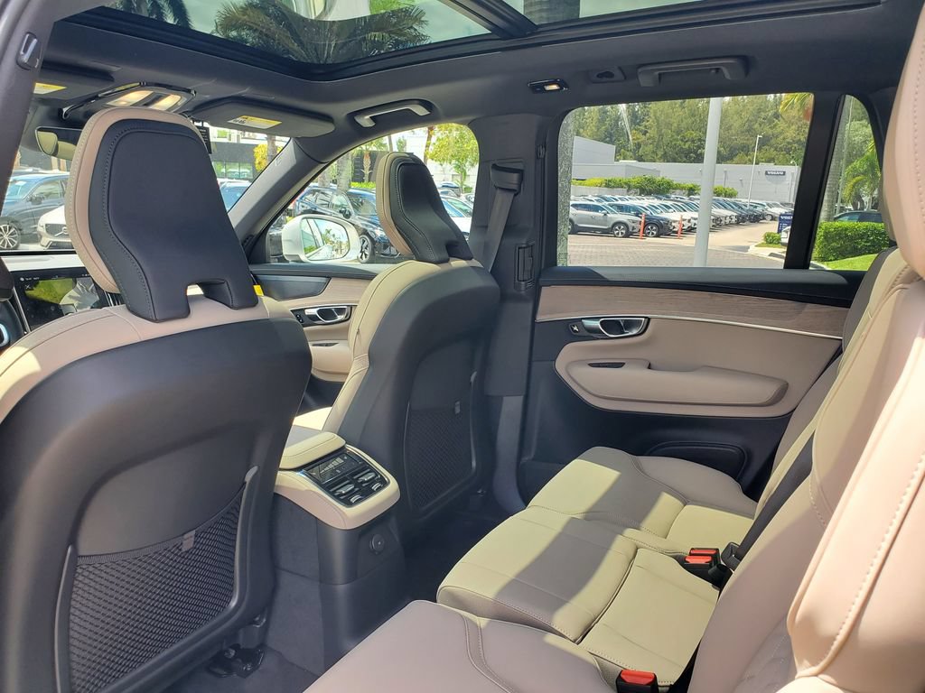 New 2026 Volvo XC90 T8 Plus w/ Protection Package Premier AWD/4WD image 5