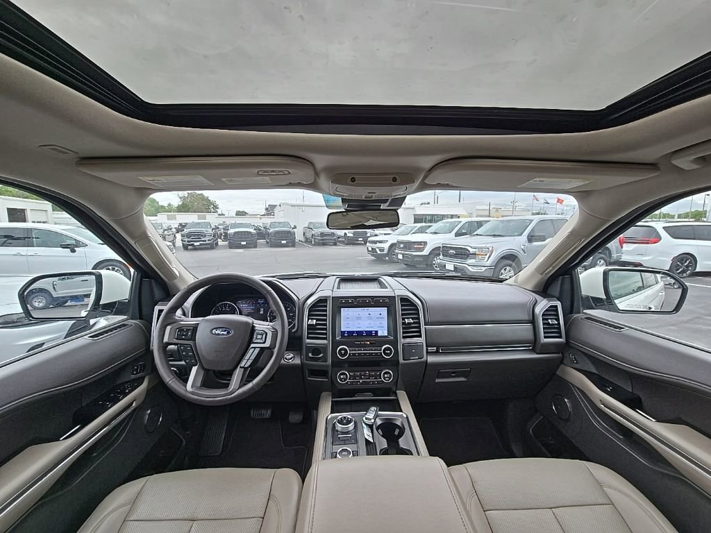 Used 2020 Ford Expedition XLT w/ Equipment Group 202A AWD/4WD image 2