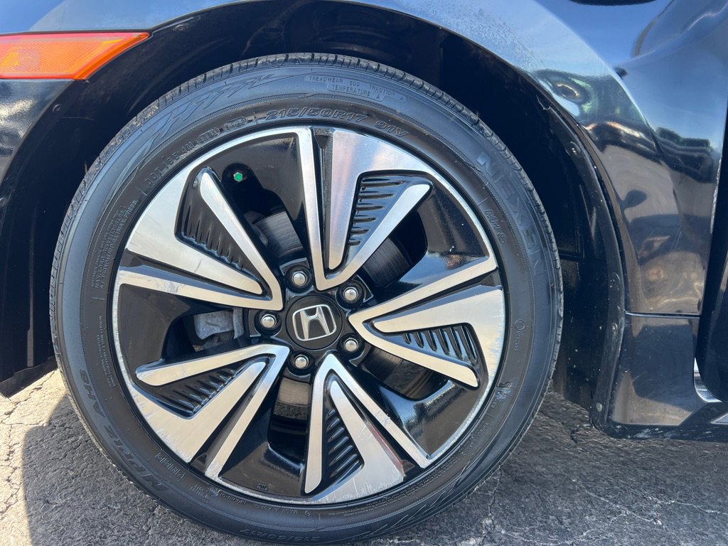 Used 2018 Honda Civic EX-L image 32