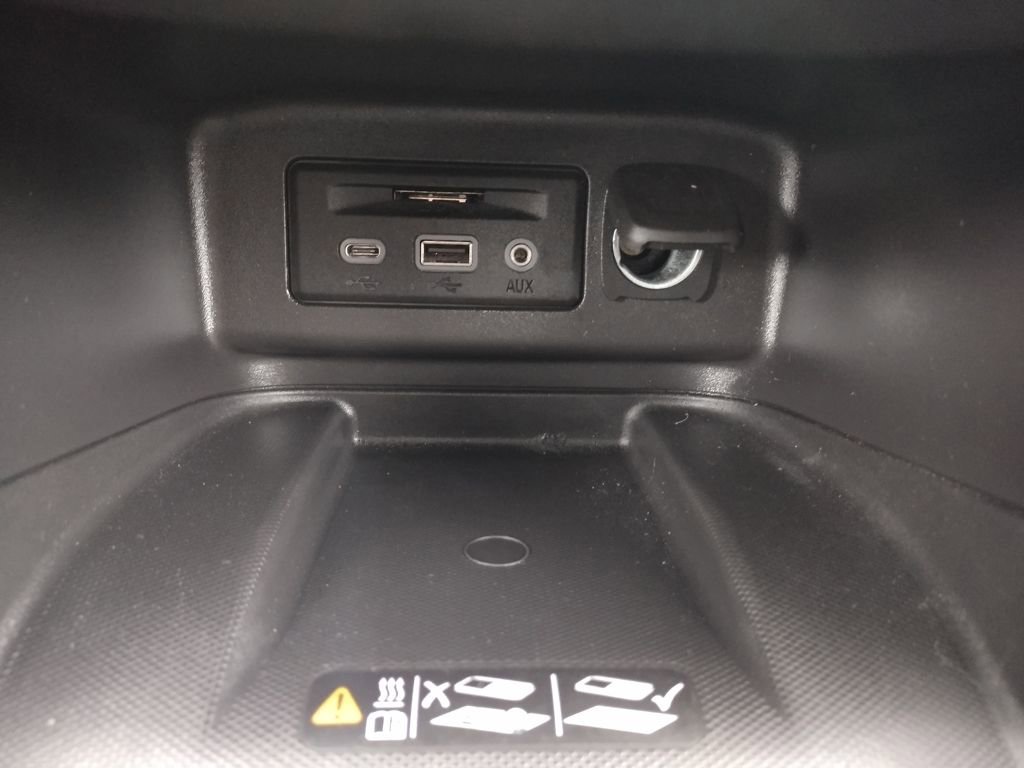 Used 2024 Chevrolet Equinox Premier image 27