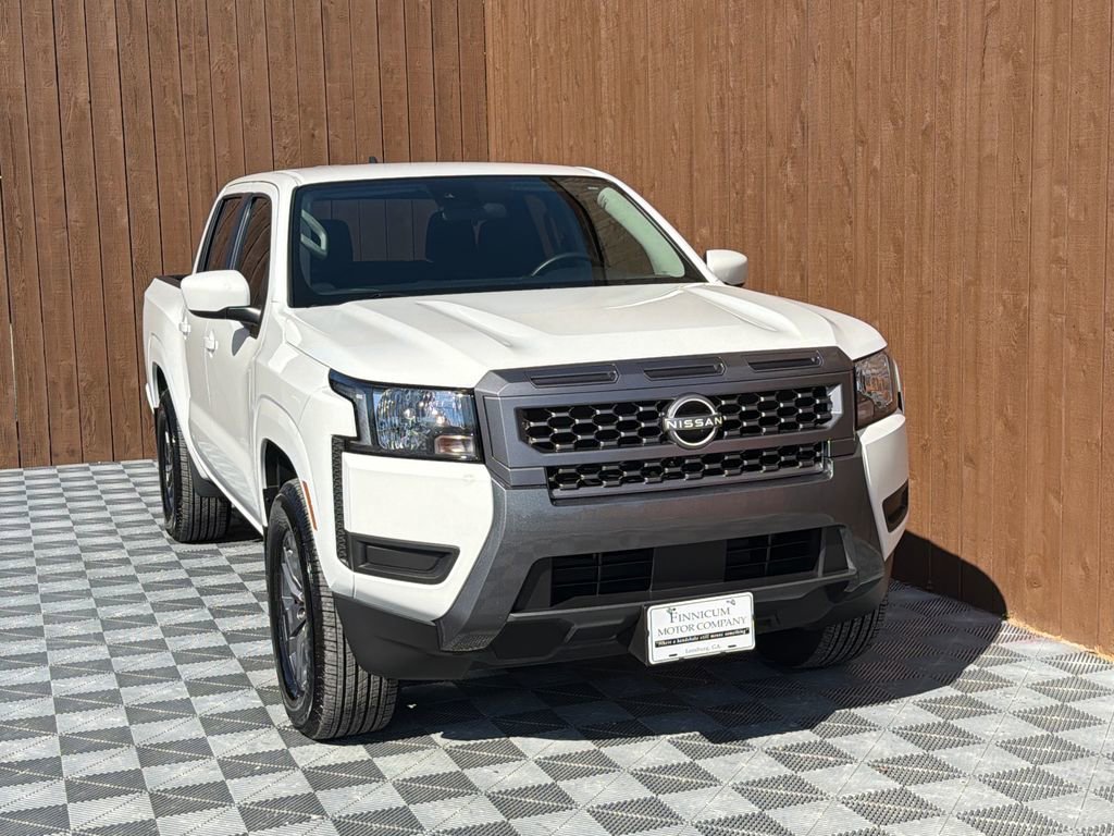 Used 2025 Nissan Frontier SV w/ Tow Package image 11