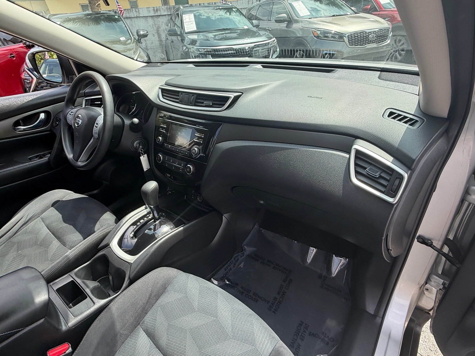Used 2016 Nissan Rogue S FWD image 17