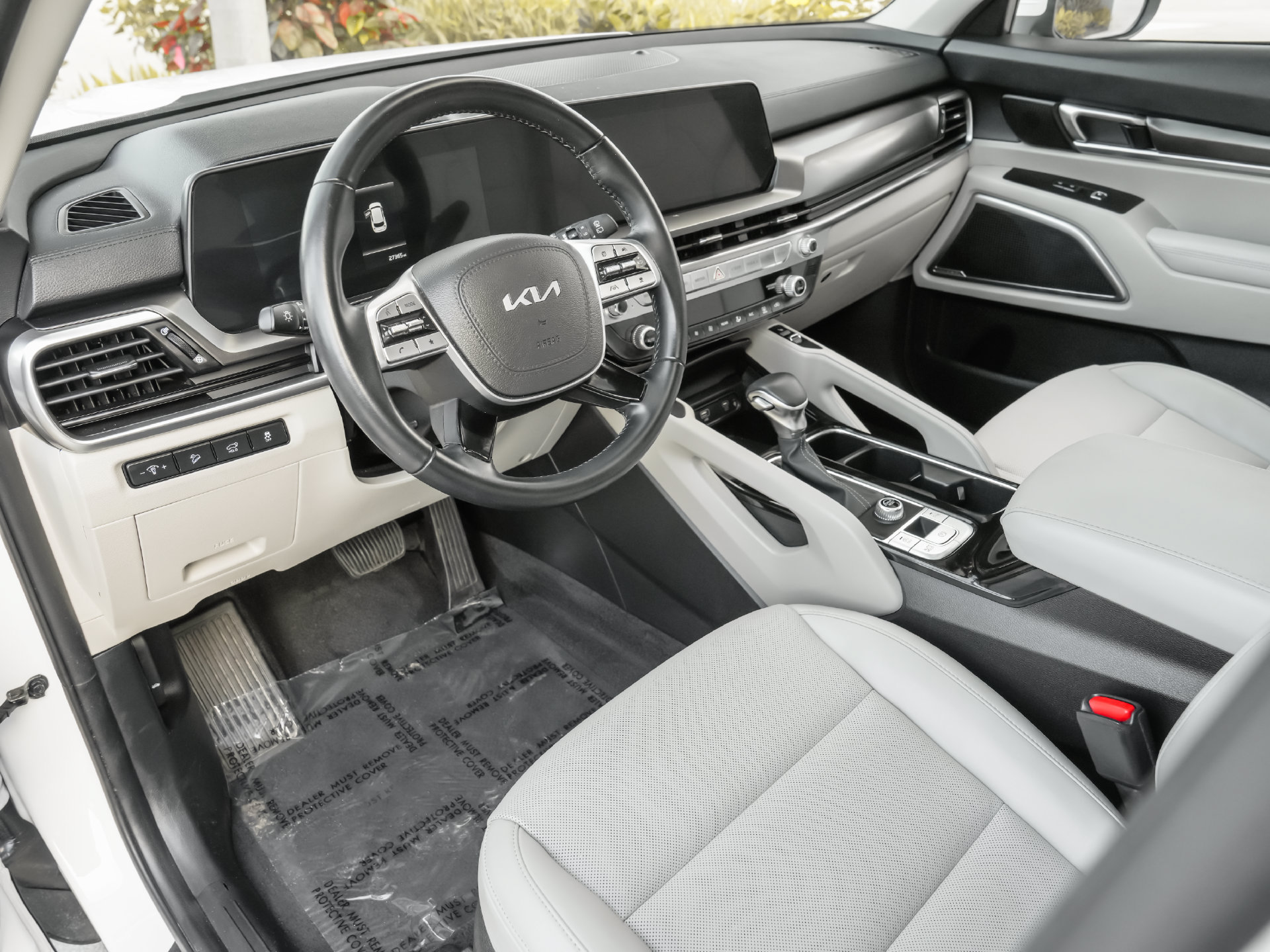Used 2025 Kia Telluride S FWD image 2