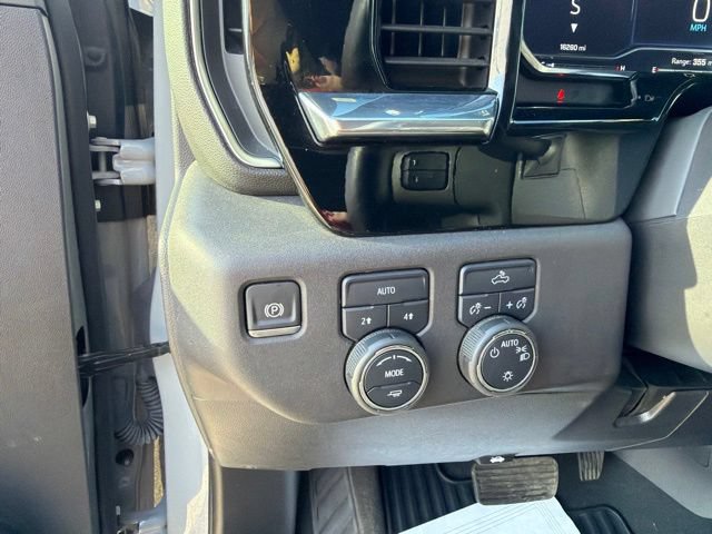 Used 2024 Chevrolet Silverado 1500 LT AWD/4WD image 20