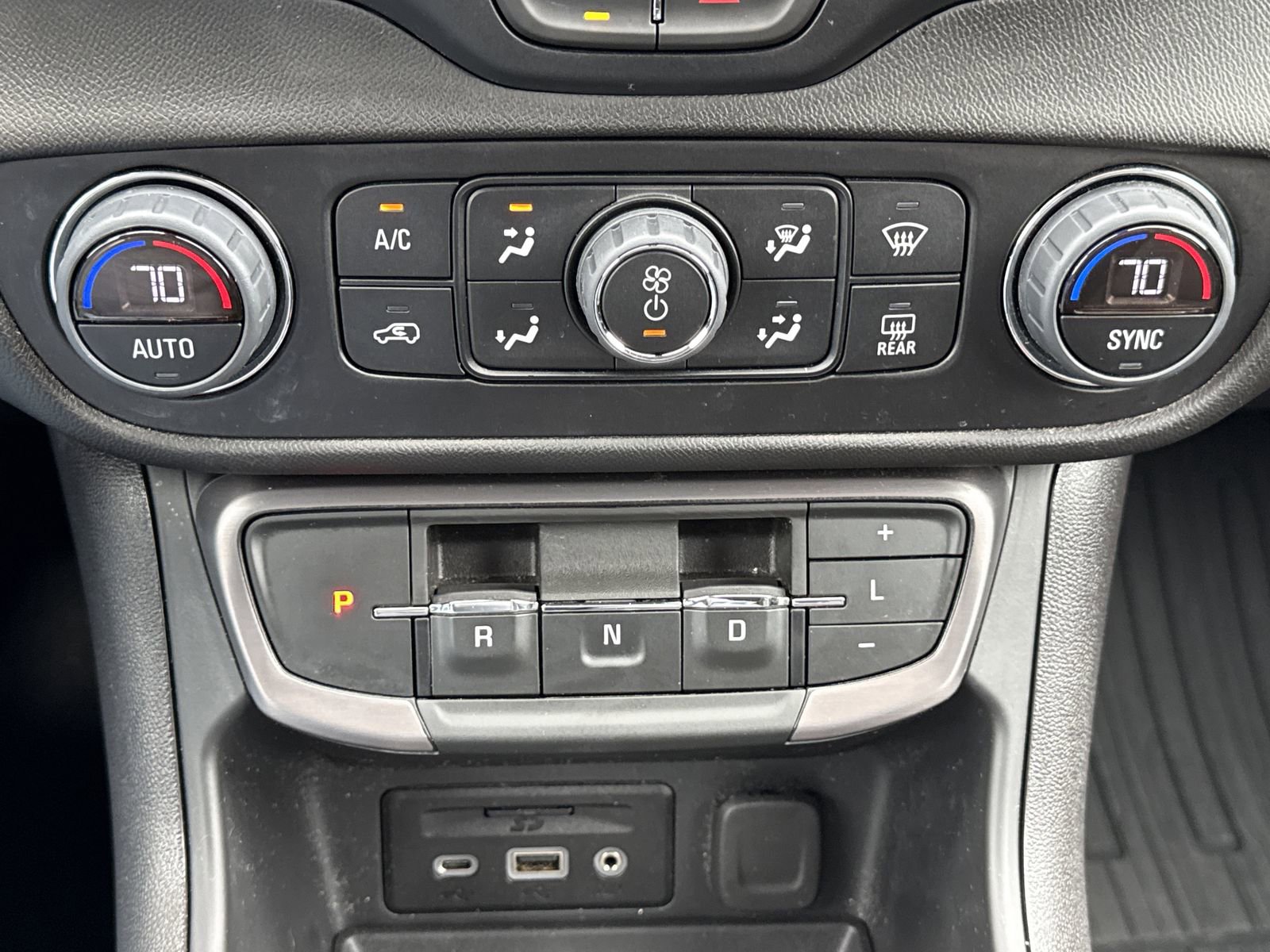 Used 2024 GMC Terrain AT4 w/ Infotainment Package II image 29