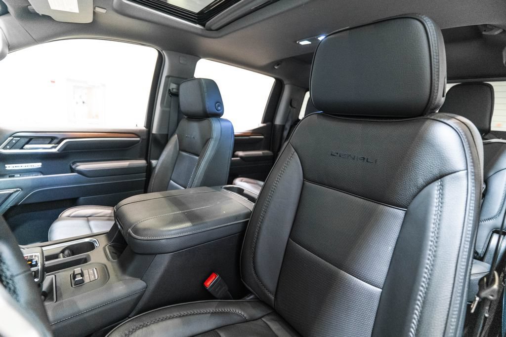 Used 2025 GMC Sierra 1500 Denali w/ Denali Carbonpro Edition AWD/4WD image 6