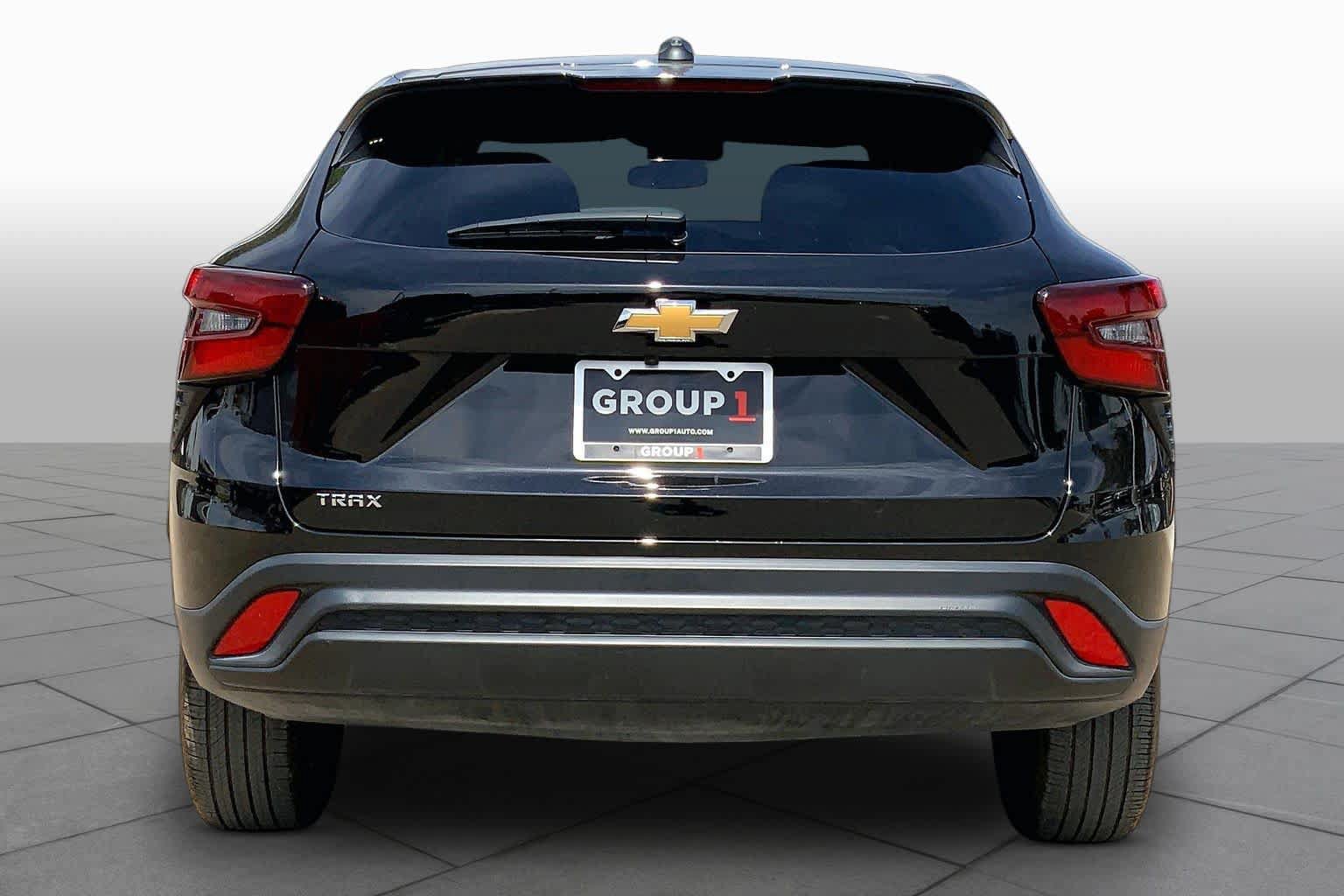 Used 2025 Chevrolet Trax LS FWD image 5