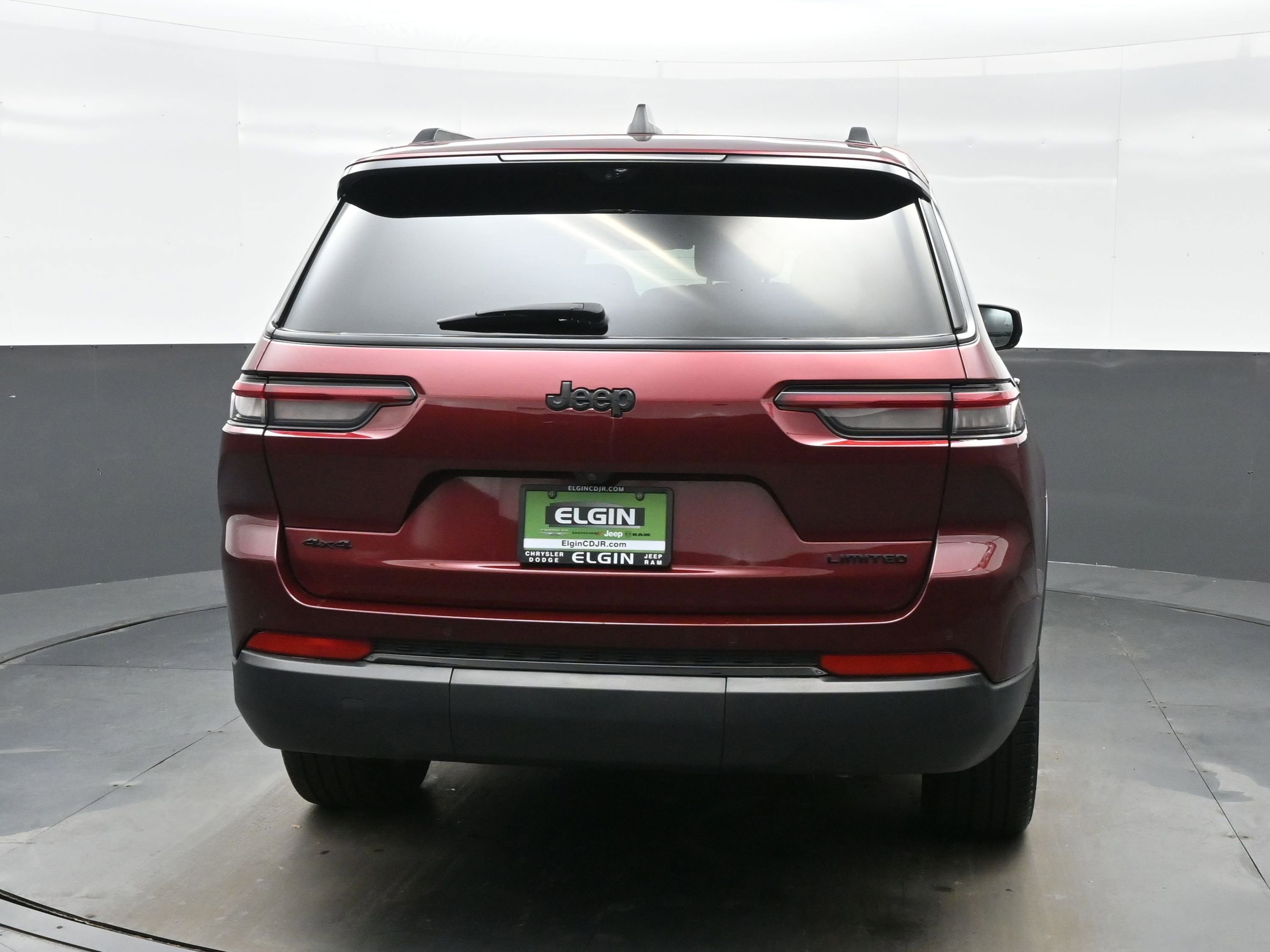 Used 2025 Jeep Grand Cherokee L Limited w/ Luxury Tech Group II image 5