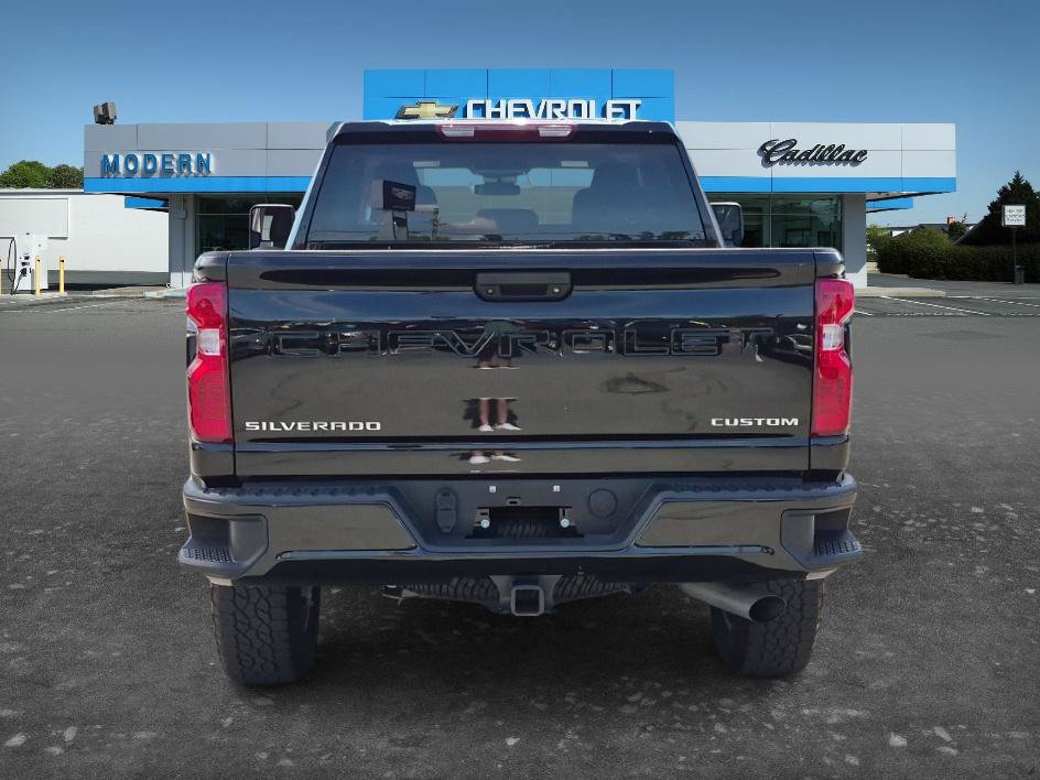 Used 2025 Chevrolet Silverado 2500 Custom AWD/4WD image 4