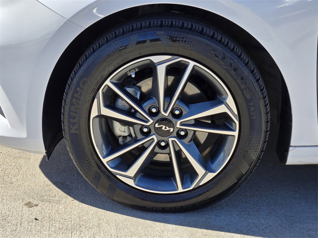 Certified 2024 Kia Forte LXS w/ LXS Technology Package image 17