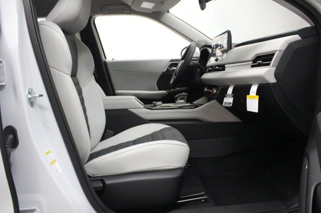 New 2026 Mitsubishi Outlander SE AWD/4WD image 18
