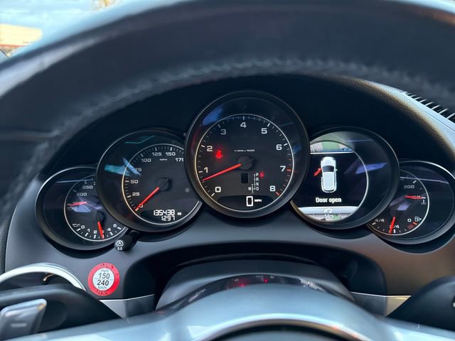 Used 2016 Porsche Cayenne image 20