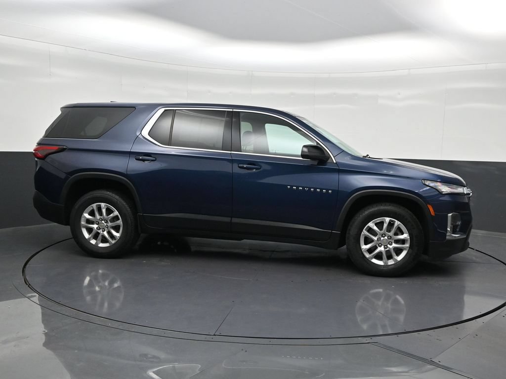 Used 2022 Chevrolet Traverse LS FWD image 7