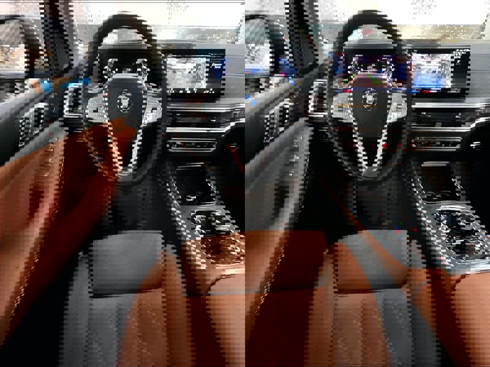 Certified 2024 BMW X7 xDrive40i w/ Premium Package image 7