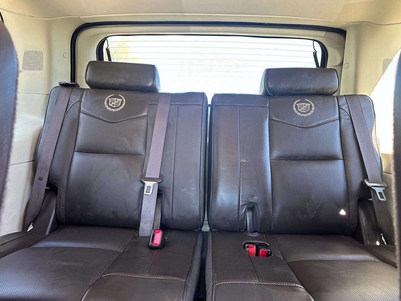 Used 2014 Cadillac Escalade Platinum AWD/4WD image 24
