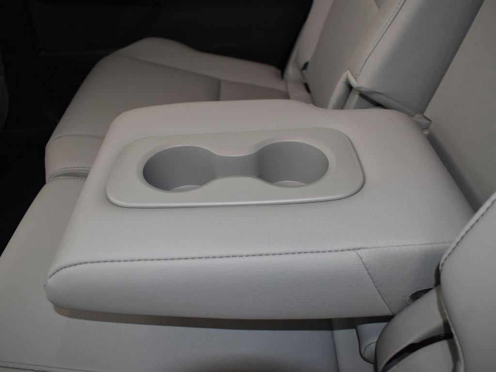 Used 2025 Honda Passport EX-L image 17