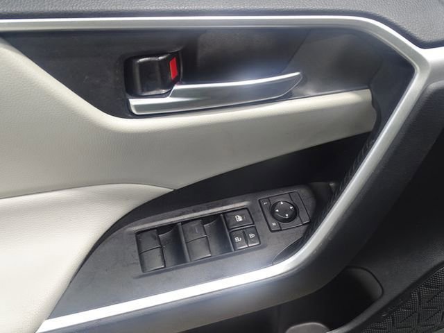 Used 2021 Toyota RAV4 XLE image 15