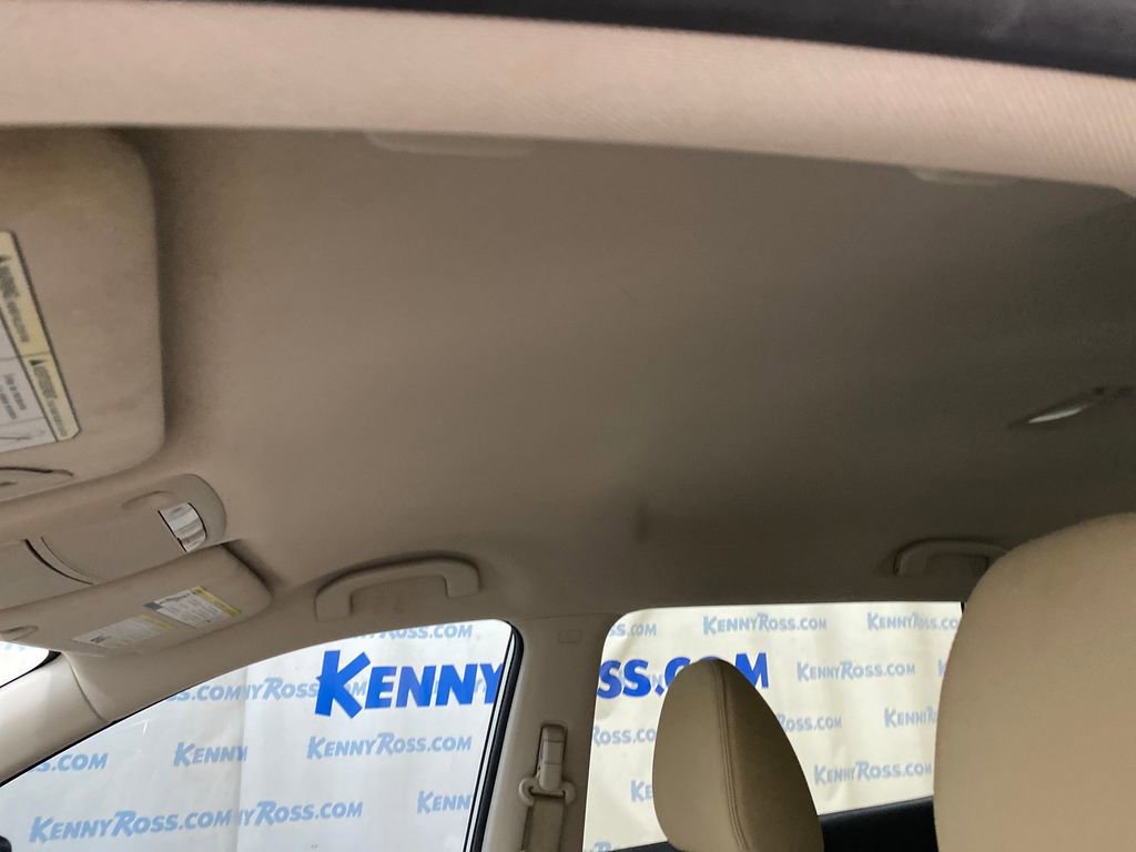 Used 2017 Nissan Rogue SV w/ SV Premium Package image 11