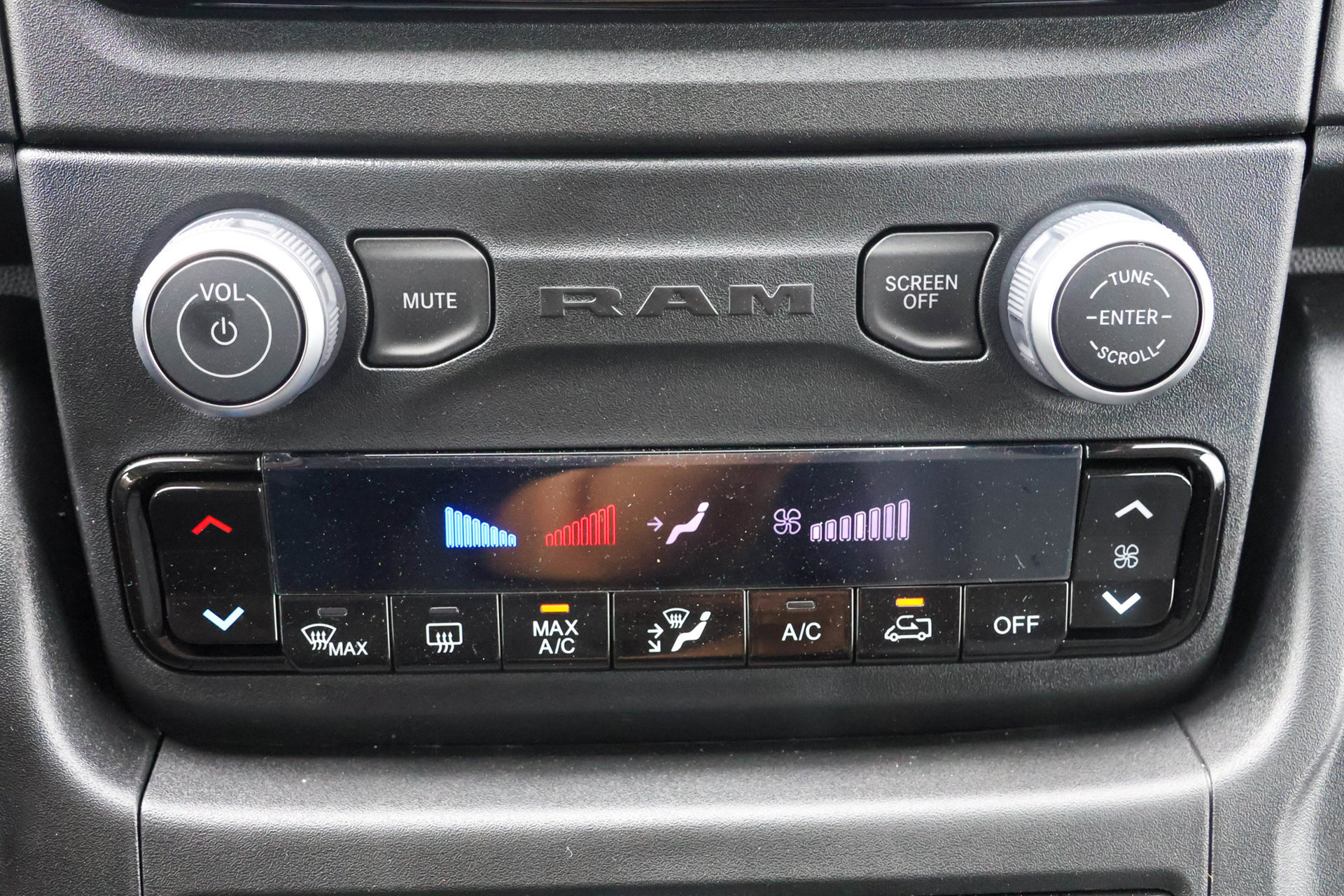 New 2026 RAM ProMaster 2500 w/ Convenience Group FWD image 18